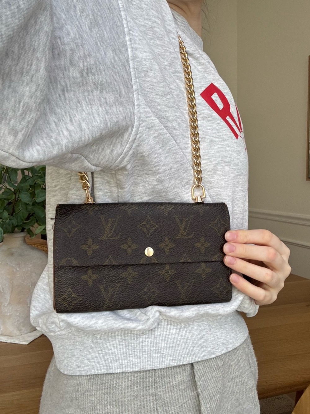 ✅AUTH✅SET OF LOUIS VUITTON WALLET ON A CHAIN+KEYHOLDER - Picture 15 of 16